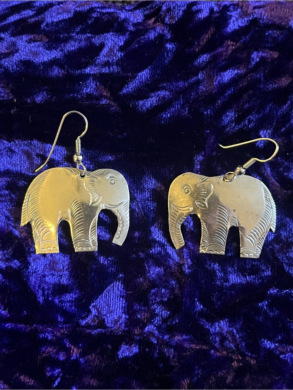Elephant Dangle Earrings in Shiny Silver Tone